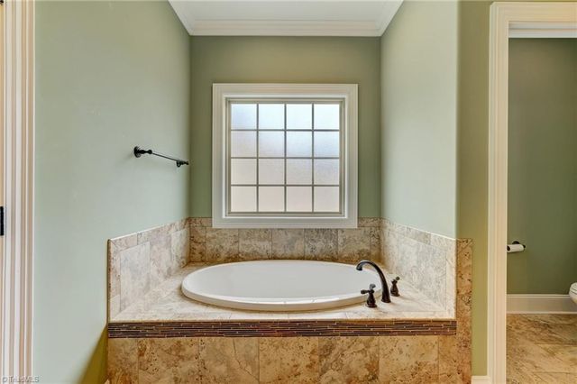 8925 Grove Park Drive, Oak Ridge, NC 27310