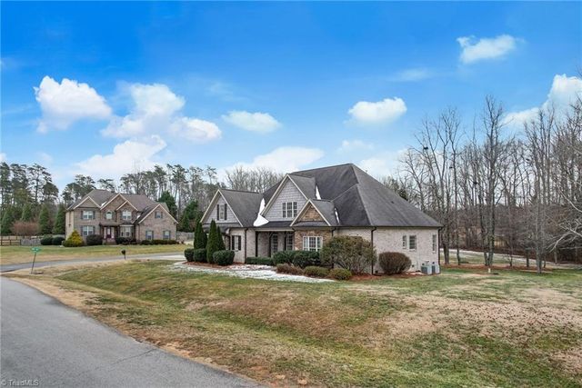 8925 Grove Park Drive, Oak Ridge, NC 27310