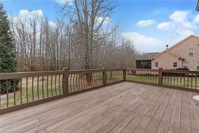 8925 Grove Park Drive, Oak Ridge, NC 27310