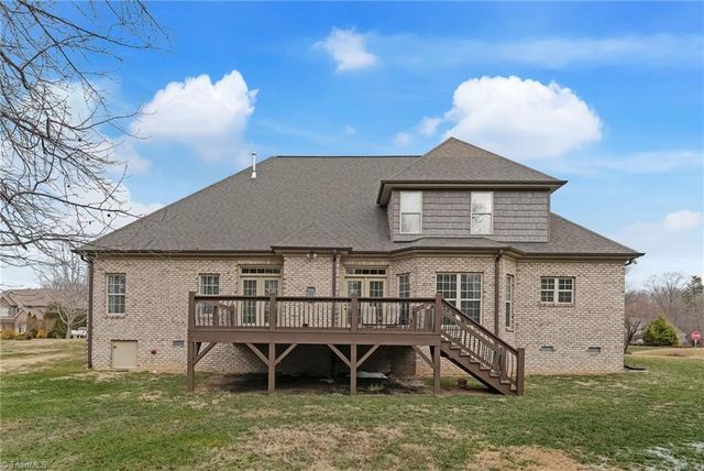 8925 Grove Park Drive, Oak Ridge, NC 27310