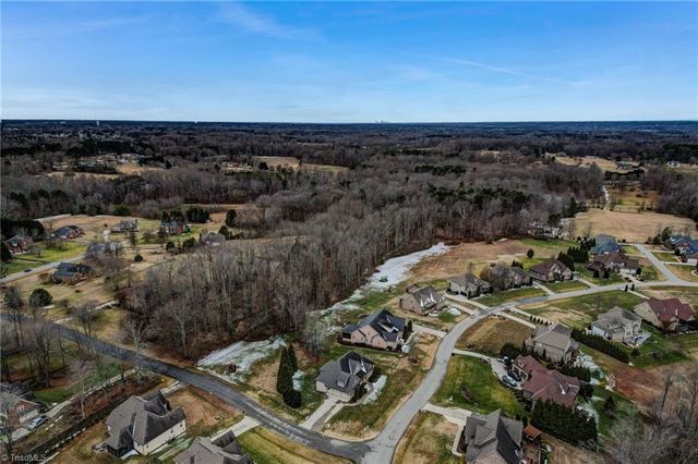 8925 Grove Park Drive, Oak Ridge, NC 27310