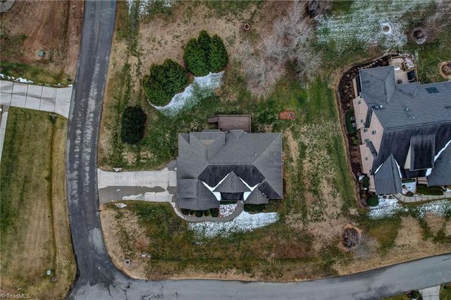 8925 Grove Park Drive, Oak Ridge, NC 27310