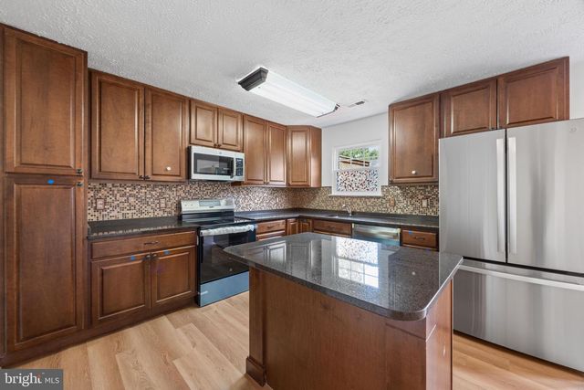 313 COOL BREEZE CT, Pasadena, MD 21122