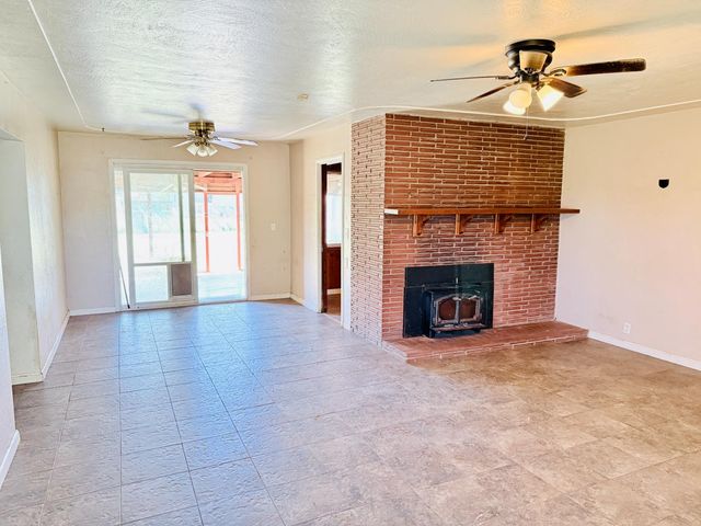 1946 16th St, Olivehurst, CA 95961