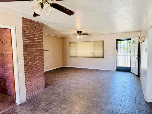 1946 16th St, Olivehurst, CA 95961