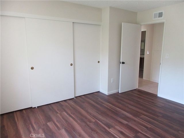 18715 Braemore Road, Northridge, CA 91326