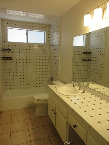 18715 Braemore Road, Northridge, CA 91326