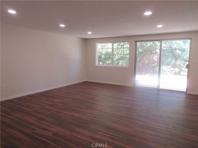 18715 Braemore Road, Northridge, CA 91326
