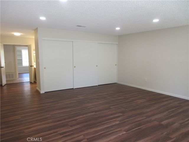 18715 Braemore Road, Northridge, CA 91326