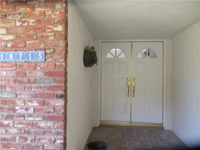 18715 Braemore Road, Northridge, CA 91326