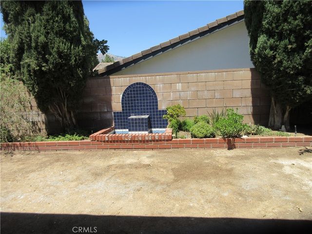 18715 Braemore Road, Northridge, CA 91326