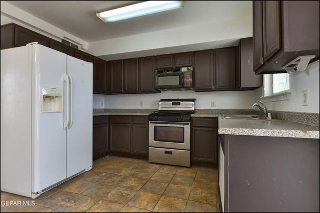 7958 Starry Night Drive, El Paso, TX 79932
