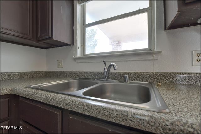 7958 Starry Night Drive, El Paso, TX 79932