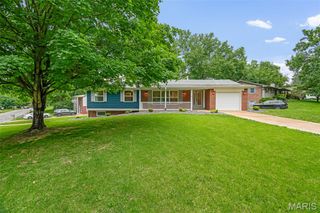 37 Berkshire Drive, Belleville, IL 62223