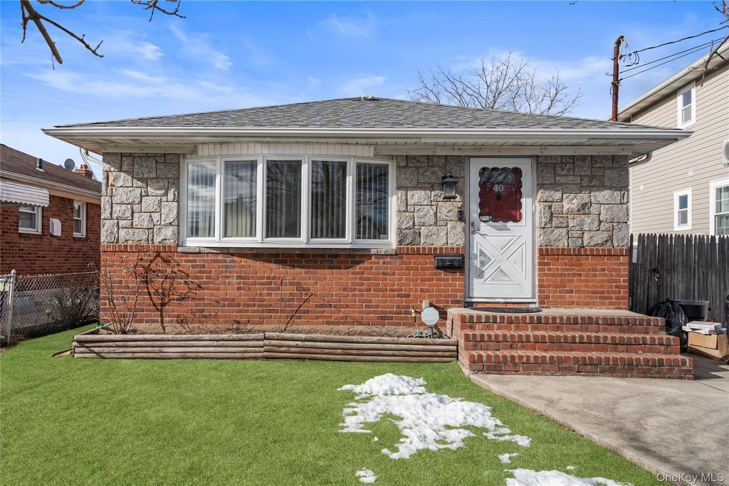 40 Belmont Boulevard, Elmont, NY 11003