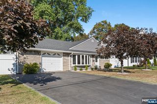 21 Hahn Avenue, Rochelle Park, NJ 07662
