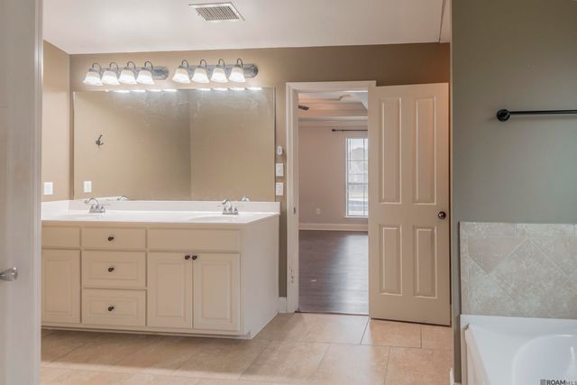 41408 Creekstone Ave, Prairieville, LA 70769