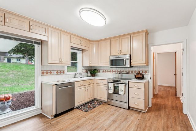 6826 Colby Avenue, Windsor Heights, IA 50324