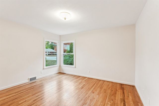 6826 Colby Avenue, Windsor Heights, IA 50324