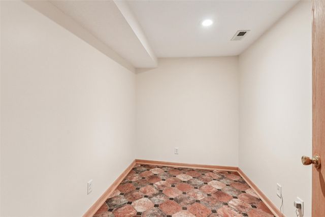 6826 Colby Avenue, Windsor Heights, IA 50324