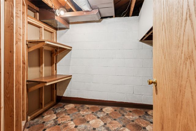 6826 Colby Avenue, Windsor Heights, IA 50324