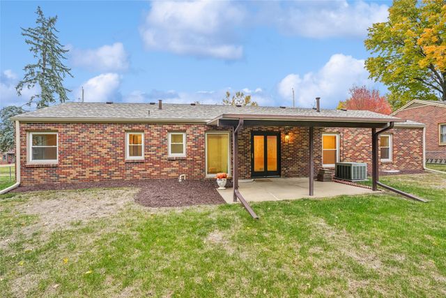6826 Colby Avenue, Windsor Heights, IA 50324