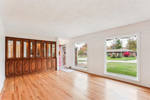 6826 Colby Avenue, Windsor Heights, IA 50324