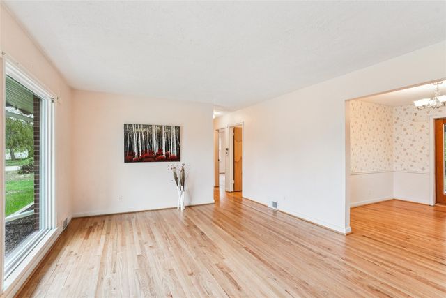 6826 Colby Avenue, Windsor Heights, IA 50324