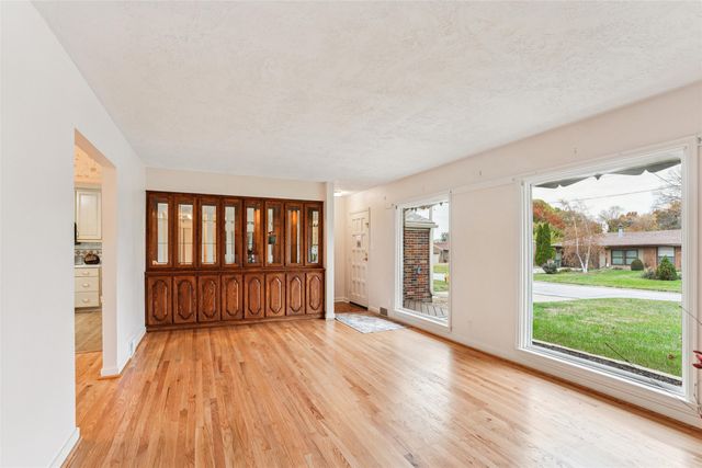 6826 Colby Avenue, Windsor Heights, IA 50324