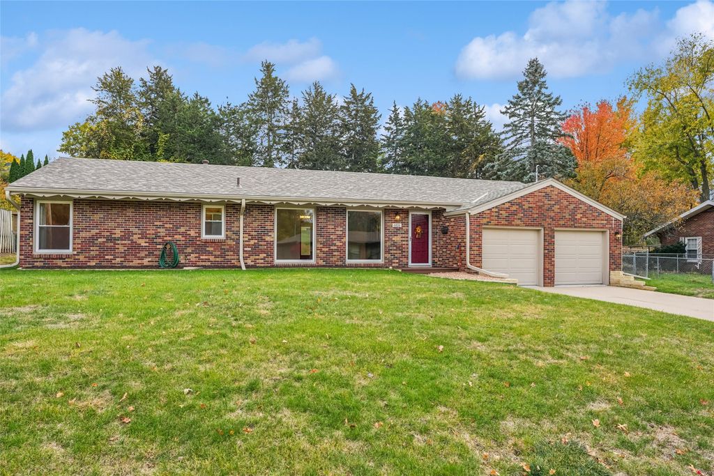 6826 Colby Avenue, Windsor Heights, IA 50324
