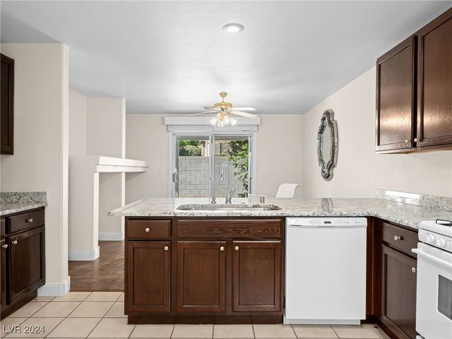 425 Blush Creek Place, Las Vegas, NV 89144