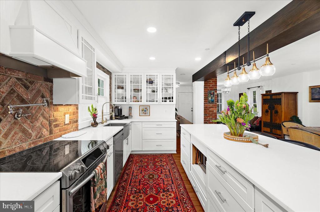 Image 13 of property listing at 304 GLEN AVE, Annapolis, MD 21401