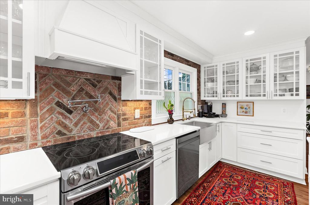 Image 14 of property listing at 304 GLEN AVE, Annapolis, MD 21401