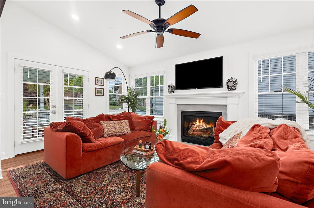 Image 20 of property listing at 304 GLEN AVE, Annapolis, MD 21401