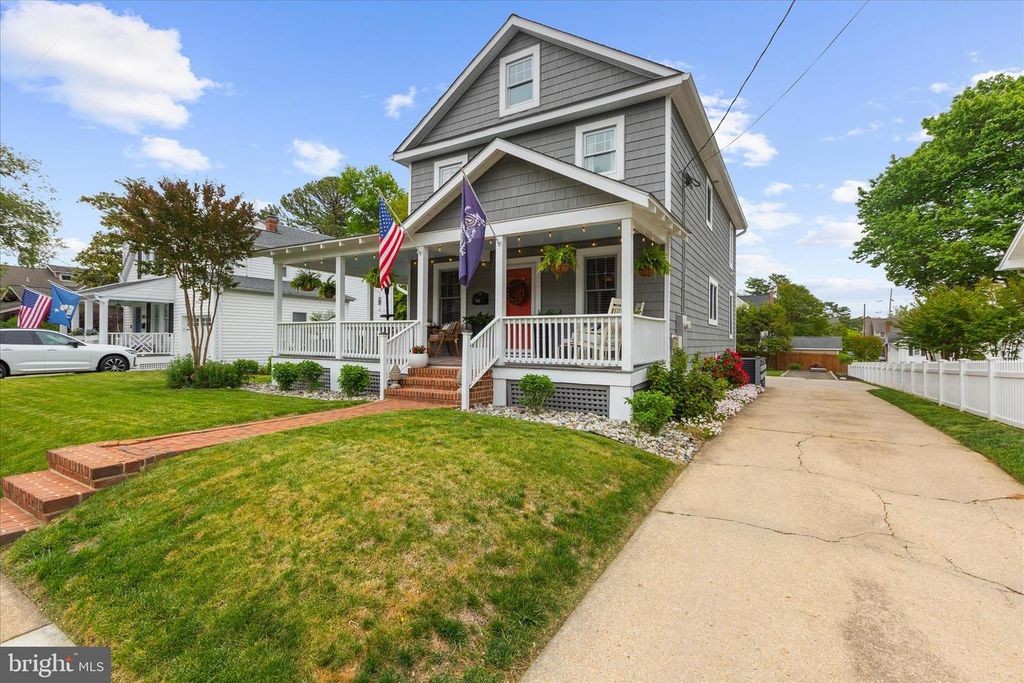 Image 3 of property listing at 304 GLEN AVE, Annapolis, MD 21401