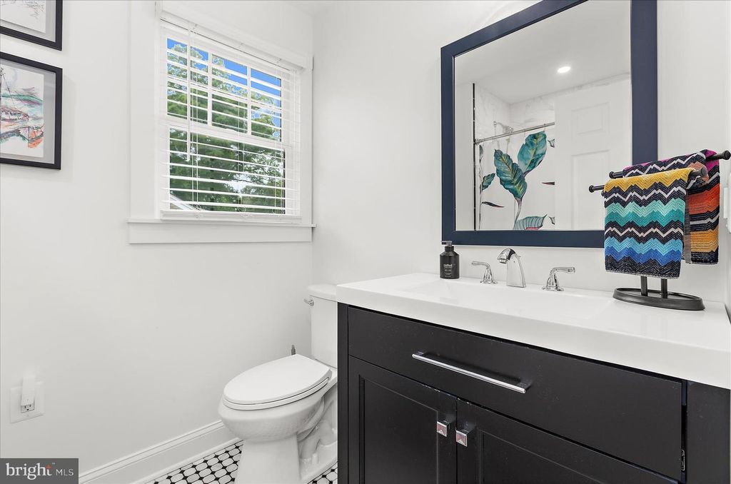 Image 30 of property listing at 304 GLEN AVE, Annapolis, MD 21401