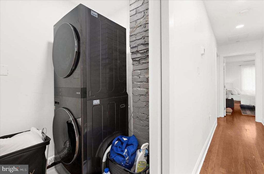 Image 32 of property listing at 304 GLEN AVE, Annapolis, MD 21401