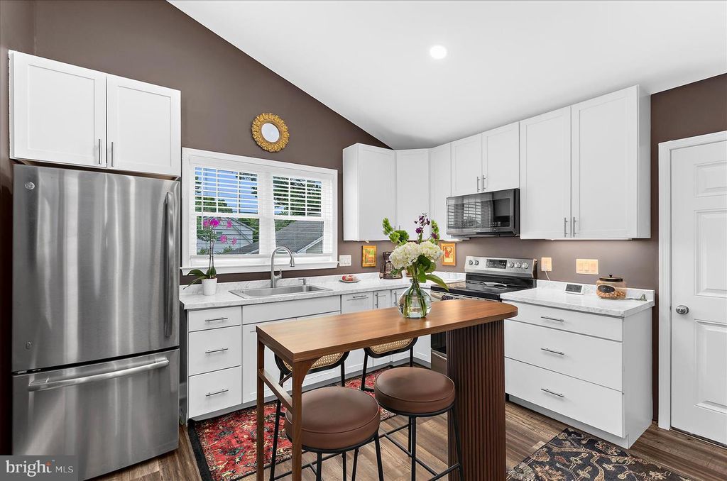 Image 39 of property listing at 304 GLEN AVE, Annapolis, MD 21401
