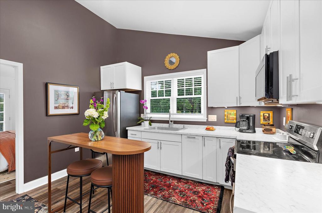 Image 40 of property listing at 304 GLEN AVE, Annapolis, MD 21401