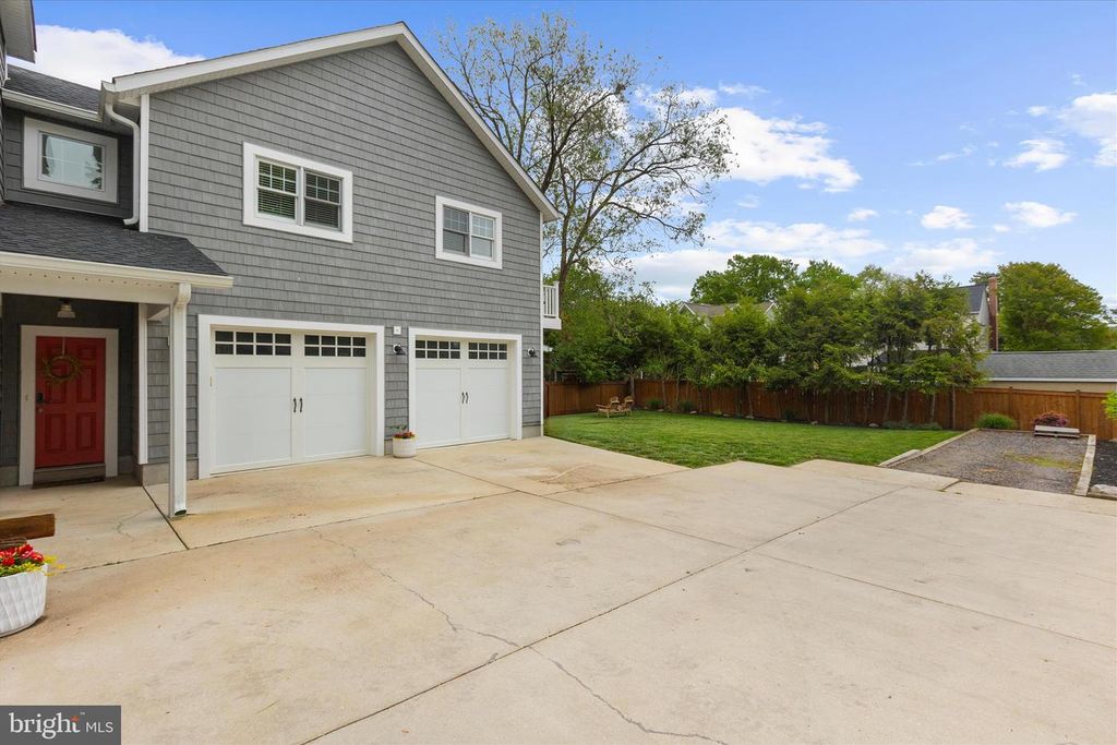 Image 46 of property listing at 304 GLEN AVE, Annapolis, MD 21401