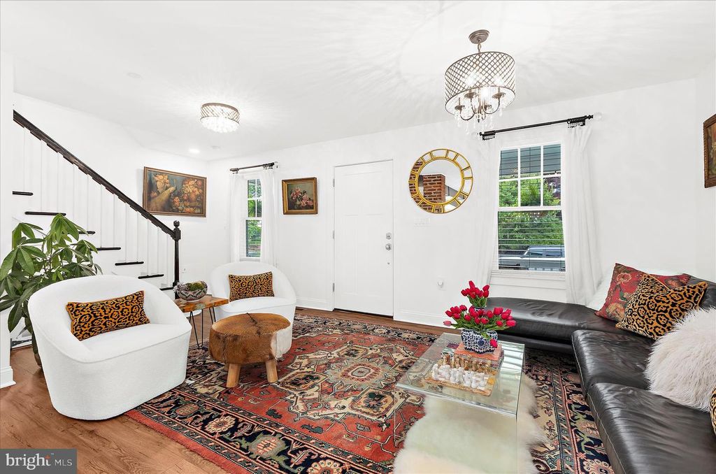 Image 8 of property listing at 304 GLEN AVE, Annapolis, MD 21401