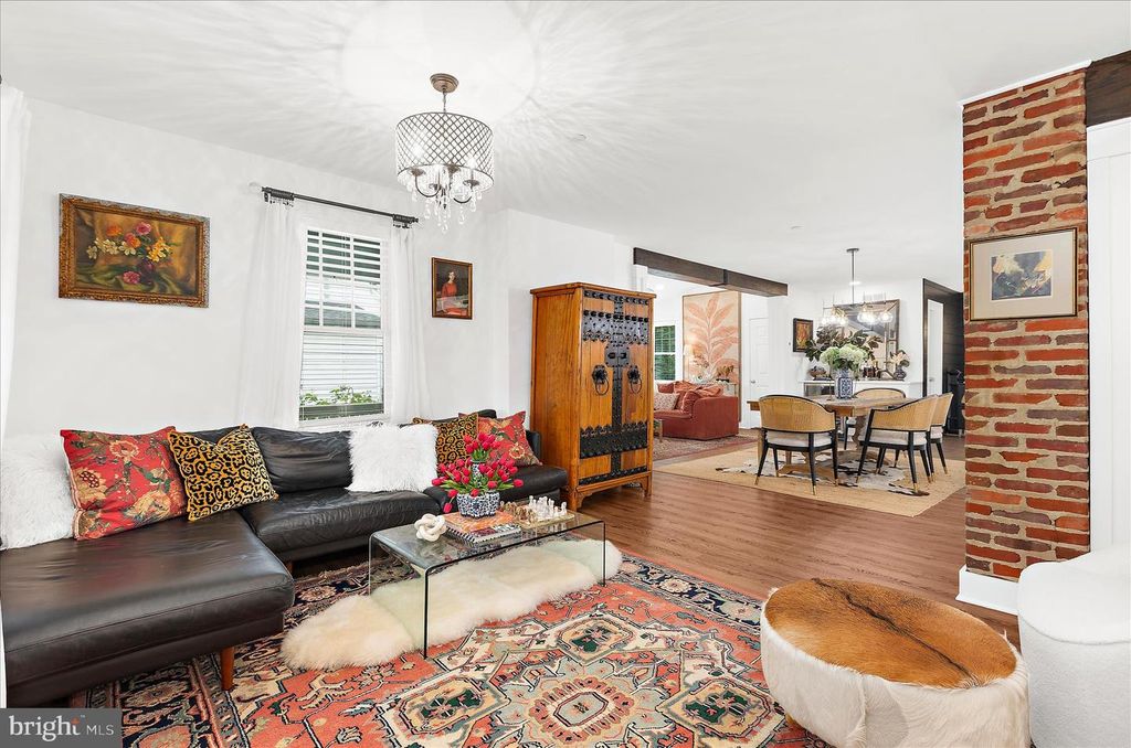 Image 9 of property listing at 304 GLEN AVE, Annapolis, MD 21401