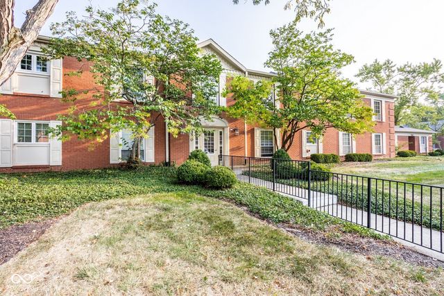 7370 Lions Head Drive B, Indianapolis, IN 46260