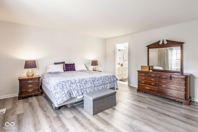 7370 Lions Head Drive B, Indianapolis, IN 46260