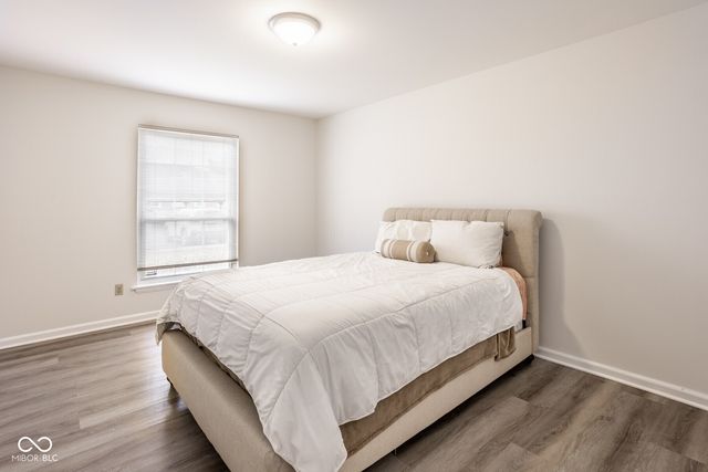 7370 Lions Head Drive B, Indianapolis, IN 46260