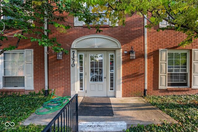 7370 Lions Head Drive B, Indianapolis, IN 46260