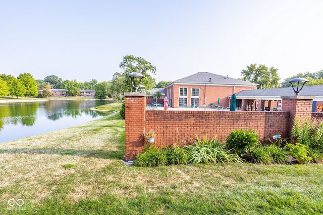 7370 Lions Head Drive B, Indianapolis, IN 46260