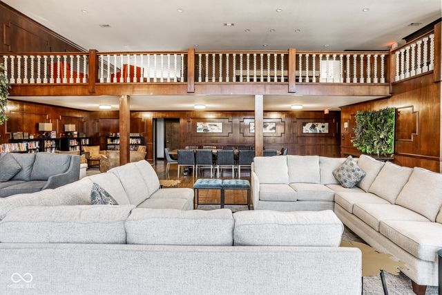 7370 Lions Head Drive B, Indianapolis, IN 46260