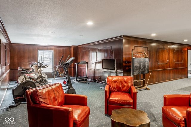 7370 Lions Head Drive B, Indianapolis, IN 46260