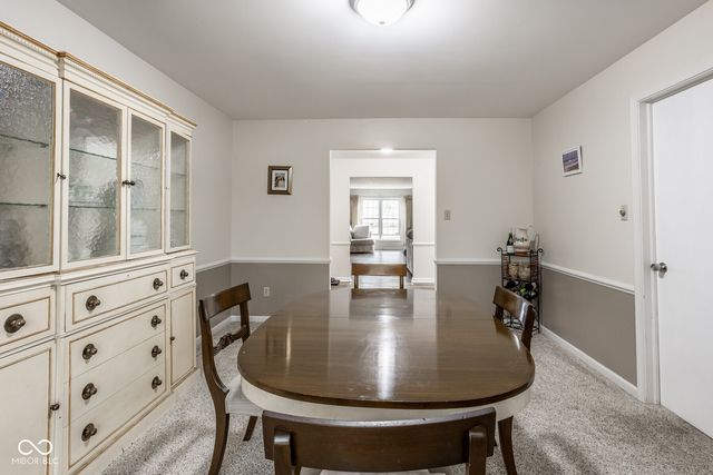 7370 Lions Head Drive B, Indianapolis, IN 46260